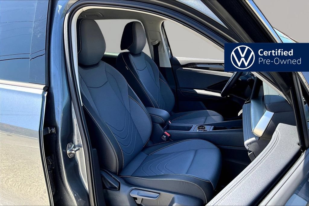 Used 2025 Volkswagen Tiguan SE FWD image 30
