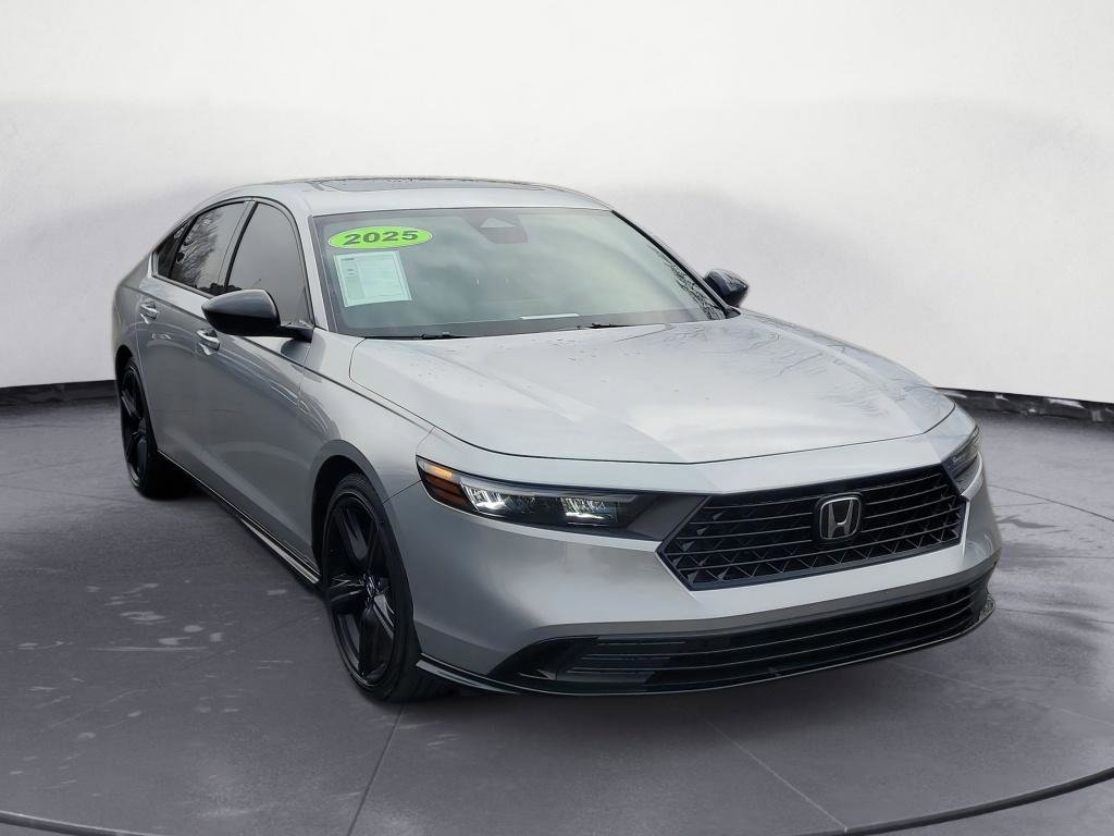 Used 2025 Honda Accord Sport image 2