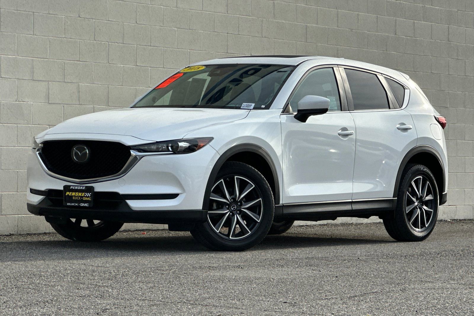 Used 2018 MAZDA CX-5 Touring w/ Preferred Equipment Package FWD image 8