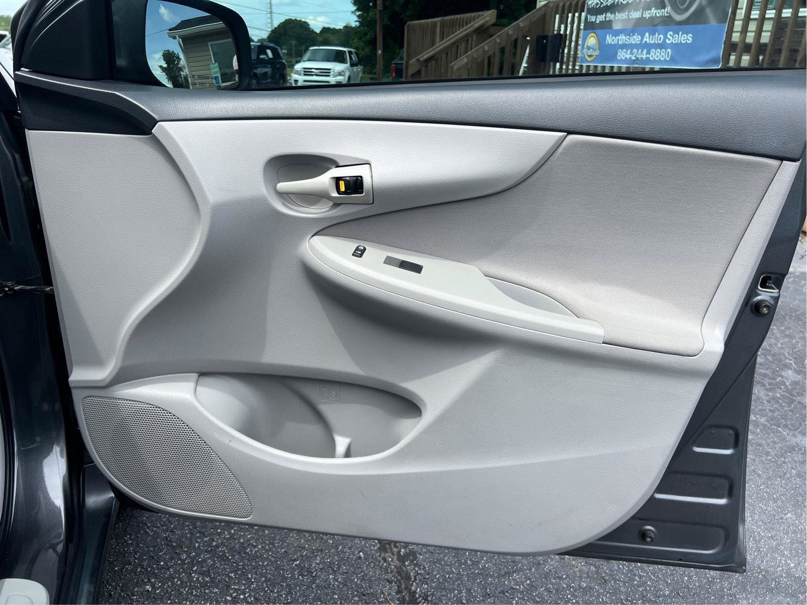 Used 2013 Toyota Corolla L FWD image 13