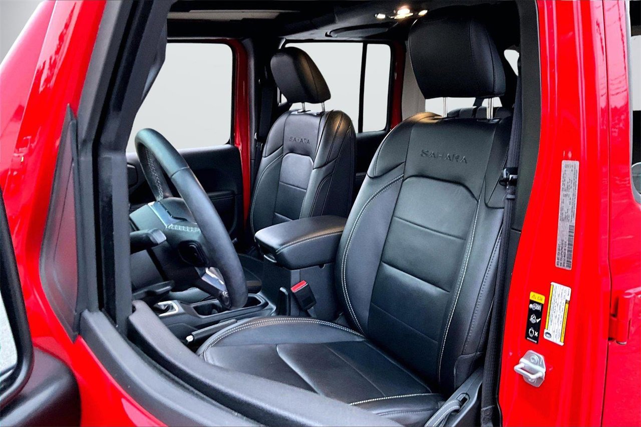 Used 2023 Jeep Wrangler Unlimited Sahara w/ Cold Weather Group image 21