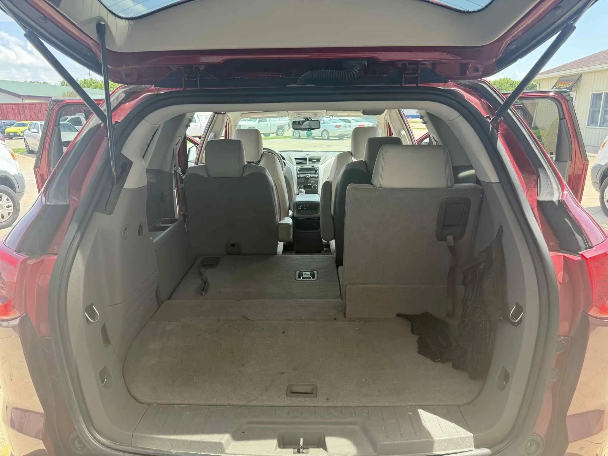 Used 2009 Chevrolet Traverse LT image 13