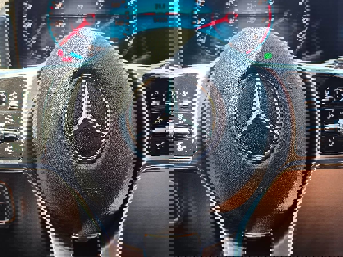 Used 2021 Mercedes-Benz GLA 250 w/ Premium Package image 33