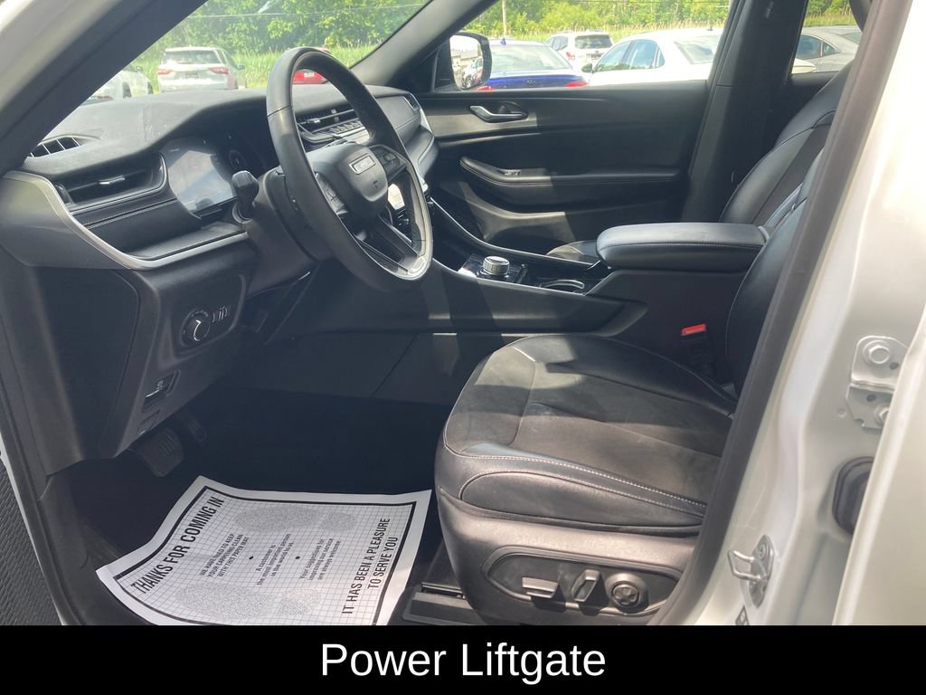 Used 2023 Jeep Grand Cherokee L Laredo w/ Luxury Tech Group I AWD/4WD image 12