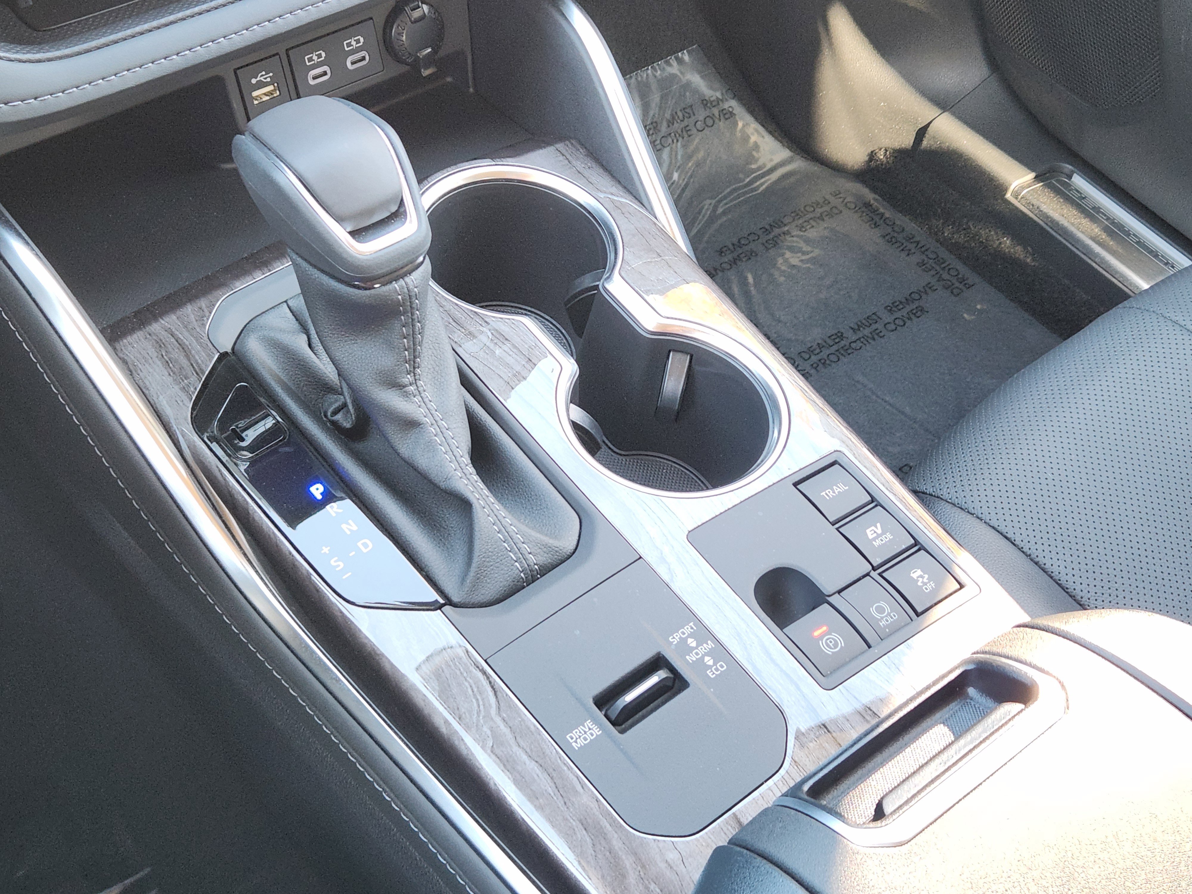 Used 2025 Toyota Highlander Platinum image 27