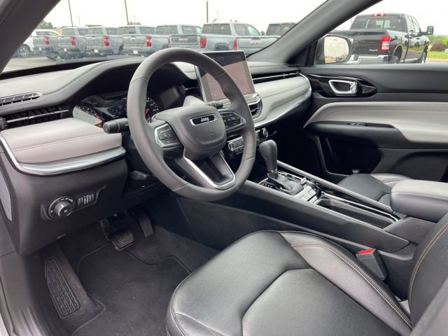 Used 2024 Jeep Compass Limited image 19