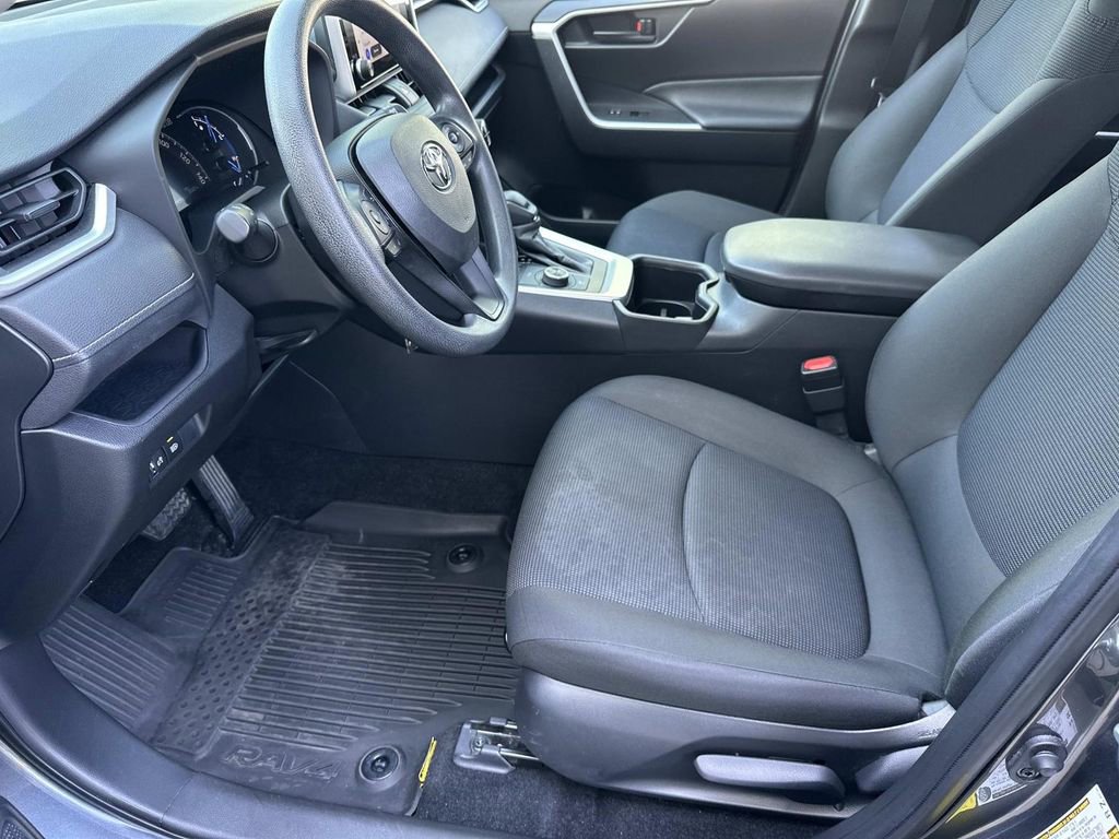 Used 2023 Toyota RAV4 LE AWD/4WD image 20
