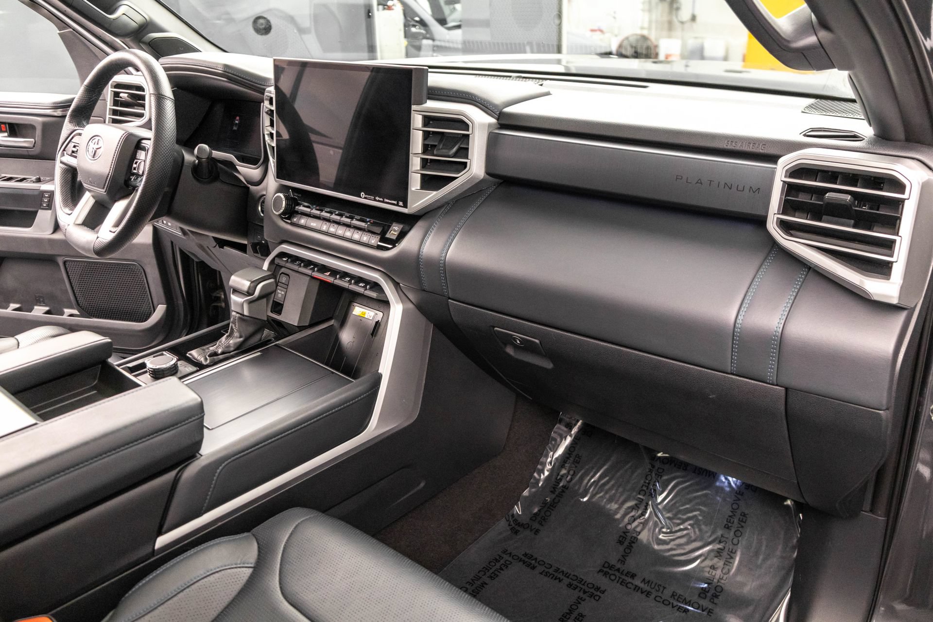 Used 2022 Toyota Tundra Platinum w/ Advanced Package AWD/4WD image 39