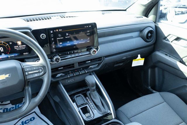Used 2025 Chevrolet Colorado W/T image 17