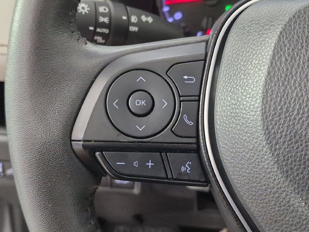 Used 2022 Toyota RAV4 XLE Premium FWD image 18