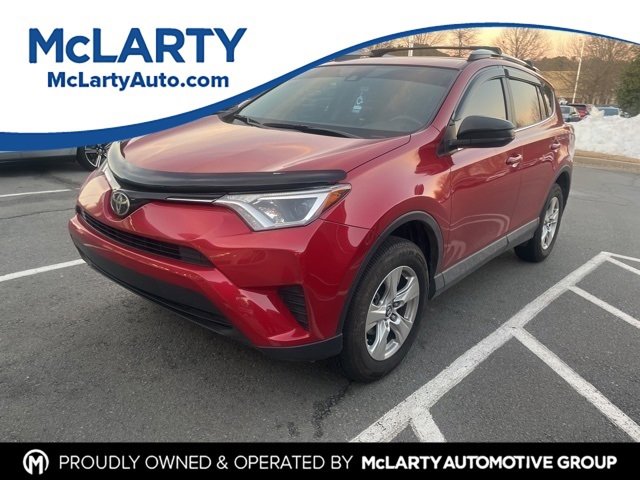 Used 2017 Toyota RAV4 LE image 1