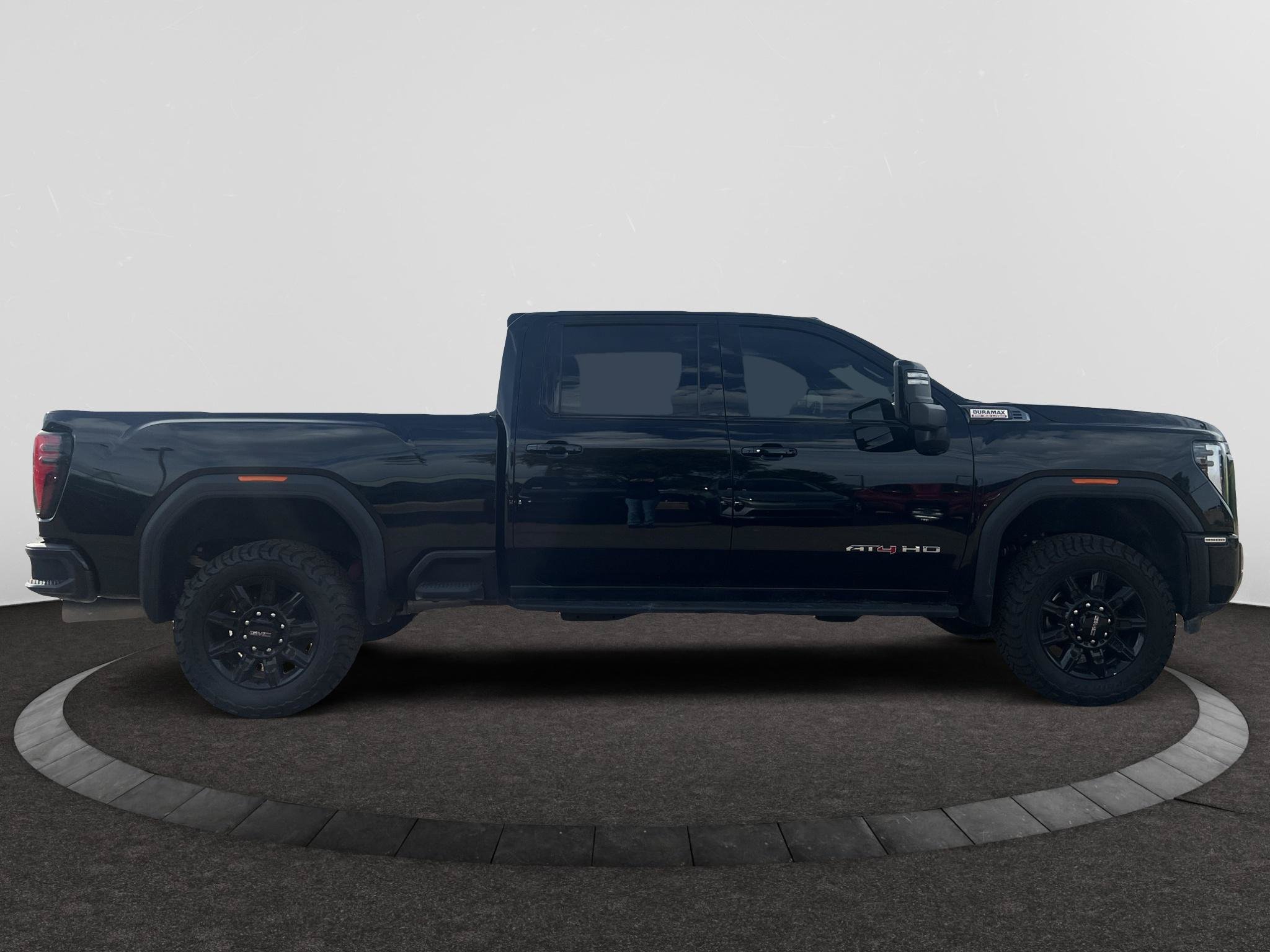 Used 2026 GMC Sierra 3500 AT4 w/ AT4 Premium Plus Package AWD/4WD image 5