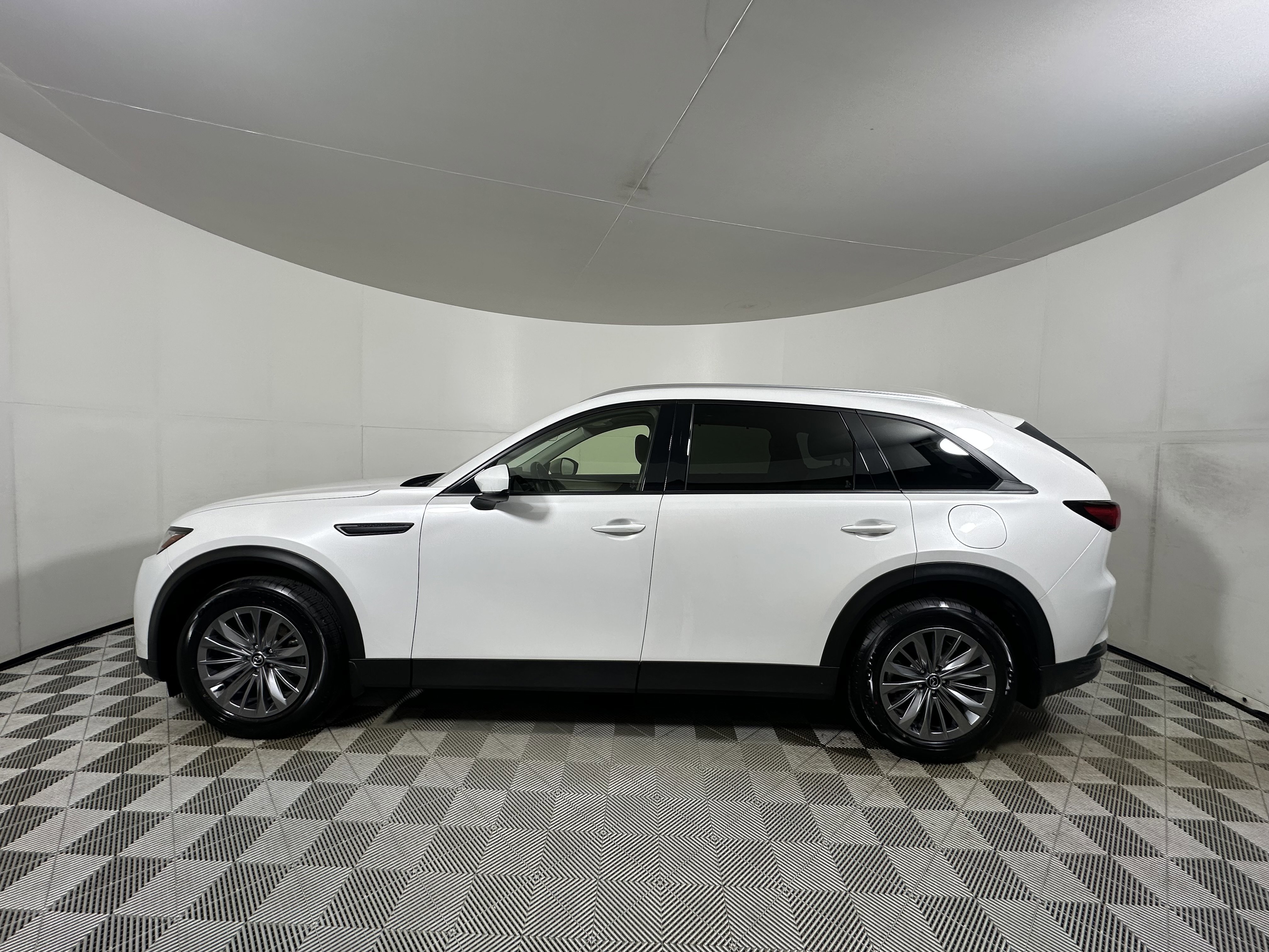 Used 2024 MAZDA CX-90 3.3 Turbo w/ Preferred Plus image 4