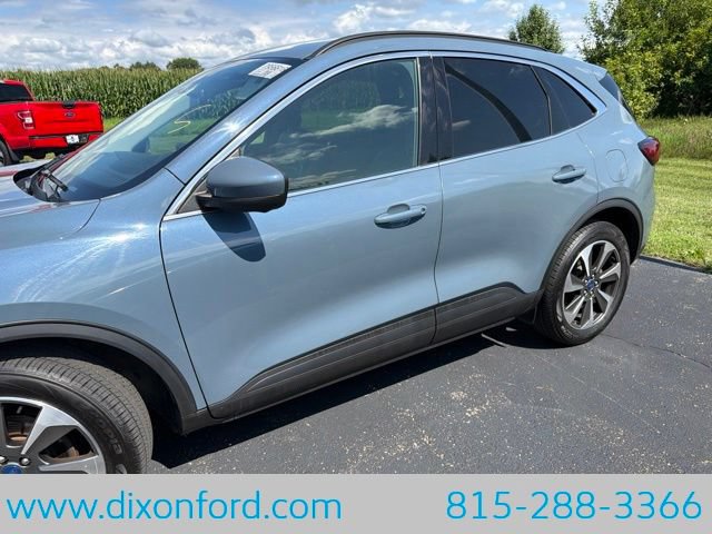 Used 2023 Ford Escape Platinum AWD/4WD image 2