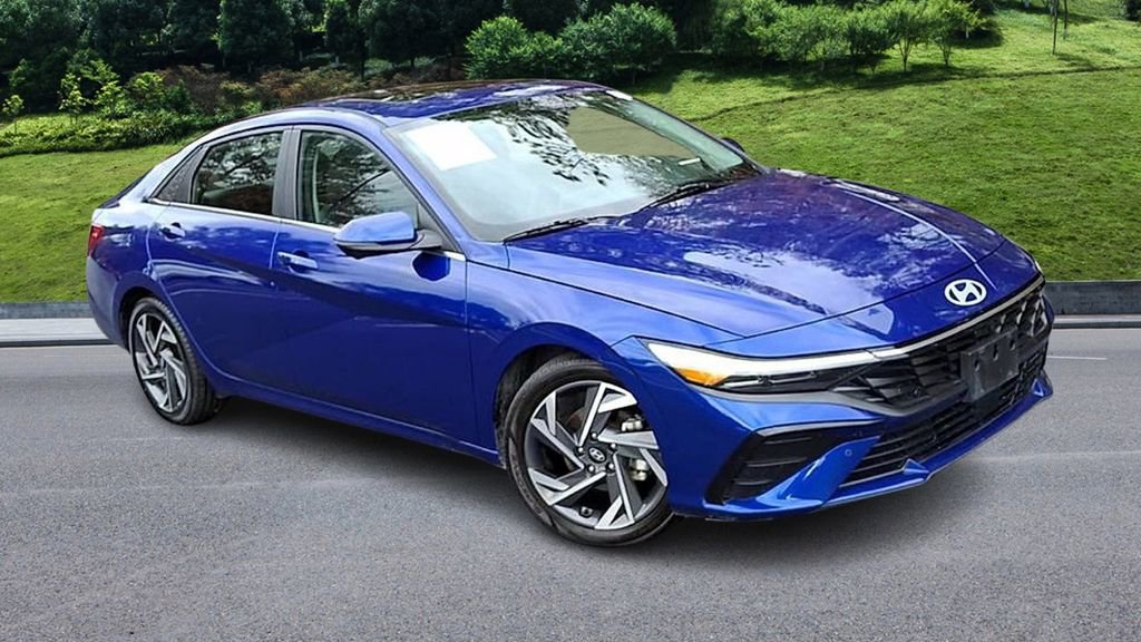 Used 2024 Hyundai Elantra Limited image 2