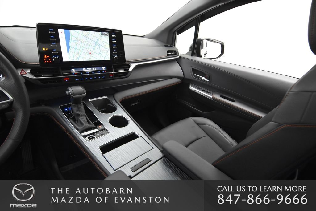 Used 2024 Toyota Sienna XSE AWD/4WD image 27