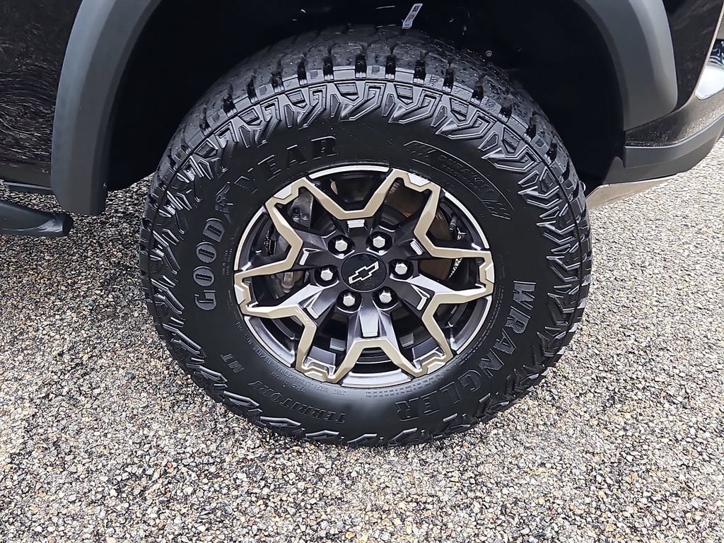 Certified 2024 Chevrolet Colorado ZR2 w/ Safety Package AWD/4WD image 10