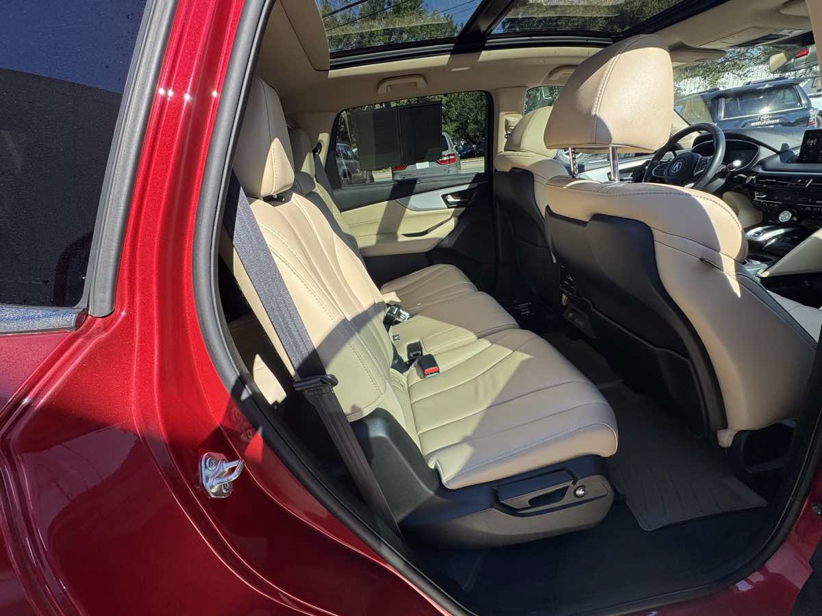 Used 2023 Acura MDX w/ Technology Package FWD image 10