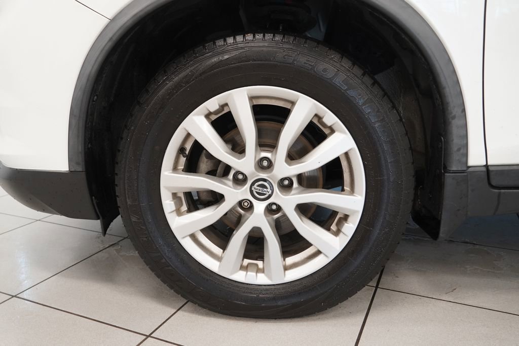Used 2019 Nissan Rogue SV AWD/4WD image 16