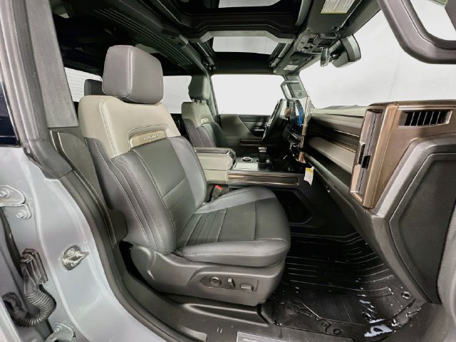 Used 2025 GMC Hummer EV 2X AWD/4WD image 30