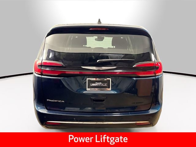 Used 2023 Chrysler Pacifica Touring-L image 8