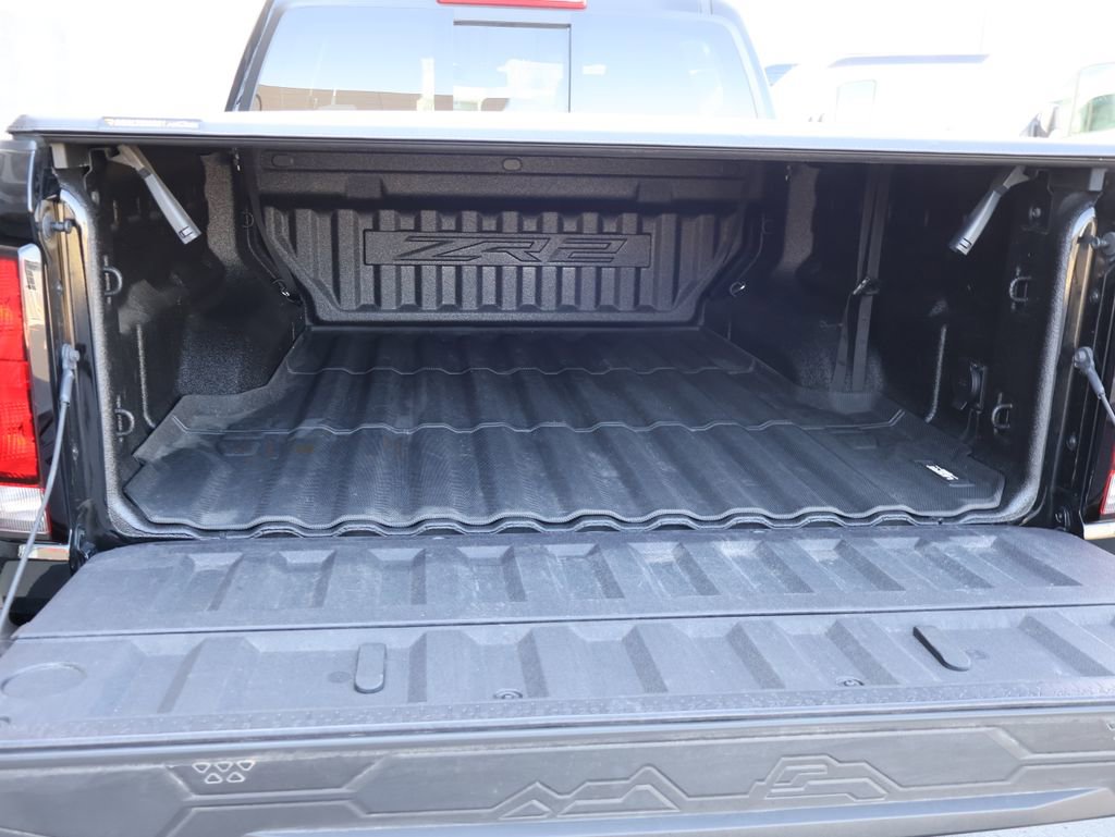 Used 2024 Chevrolet Colorado ZR2 w/ ZR2 Convenience Package III image 17