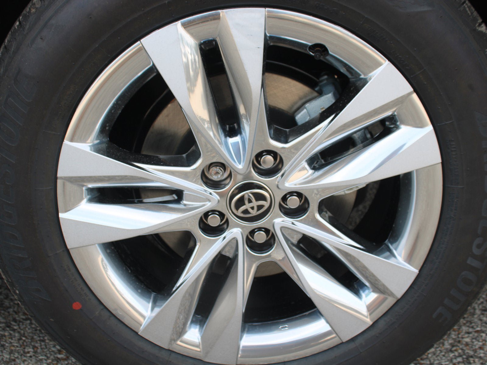 Used 2026 Toyota Sienna XLE AWD/4WD image 23