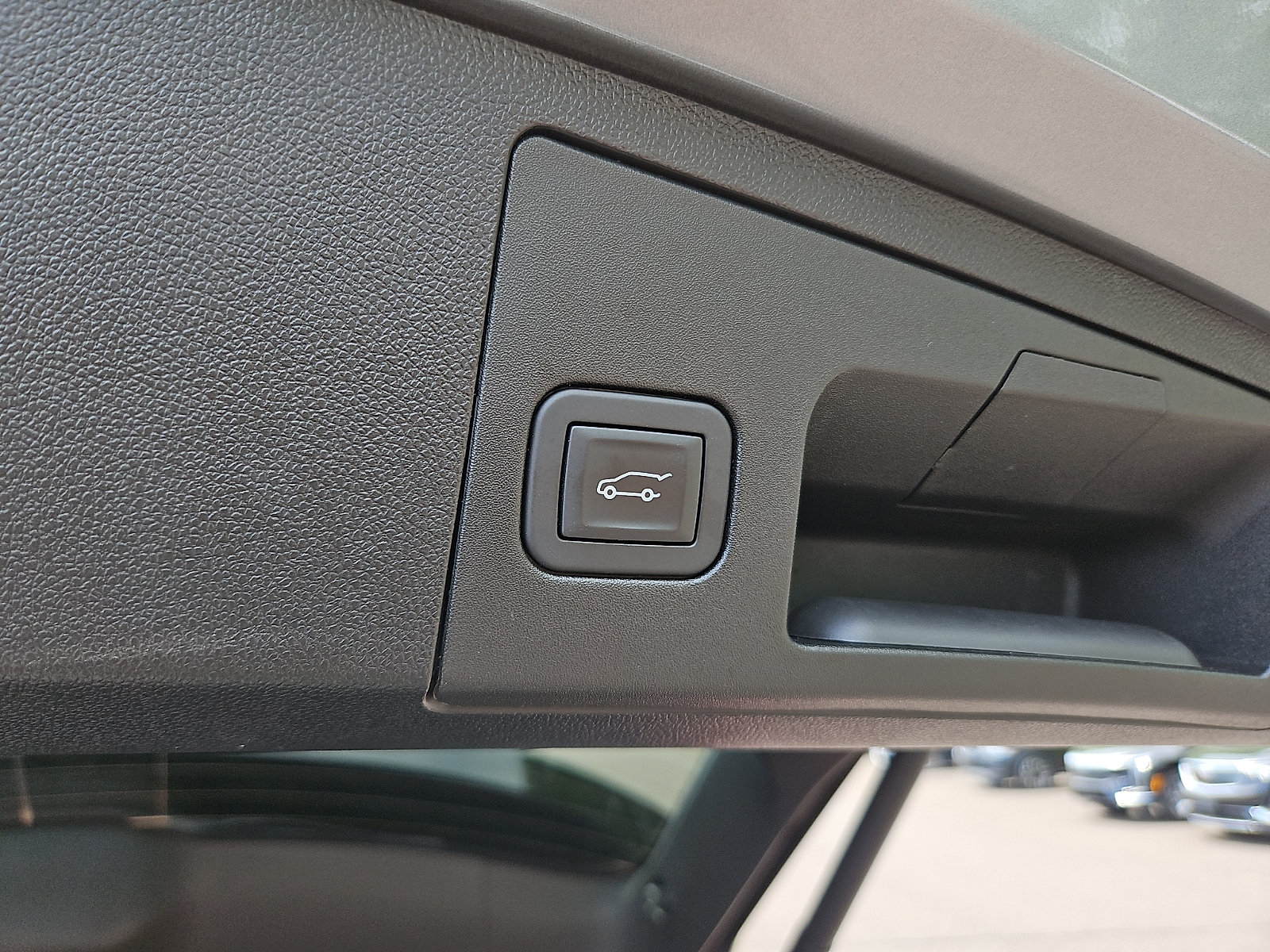 Certified 2025 Cadillac XT4 Premium Luxury AWD/4WD image 30