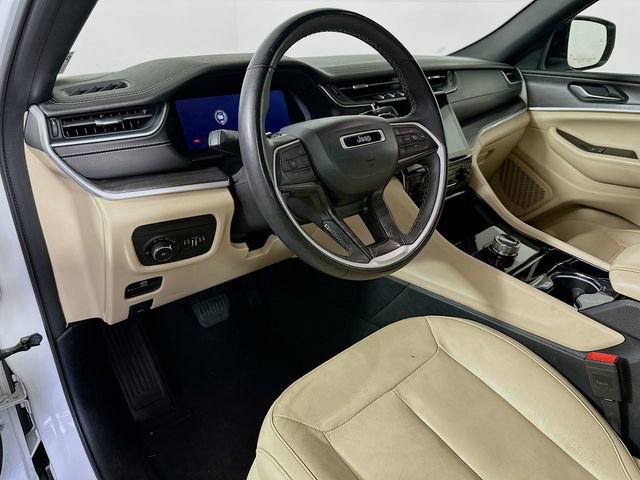 Used 2023 Jeep Grand Cherokee L Limited image 10