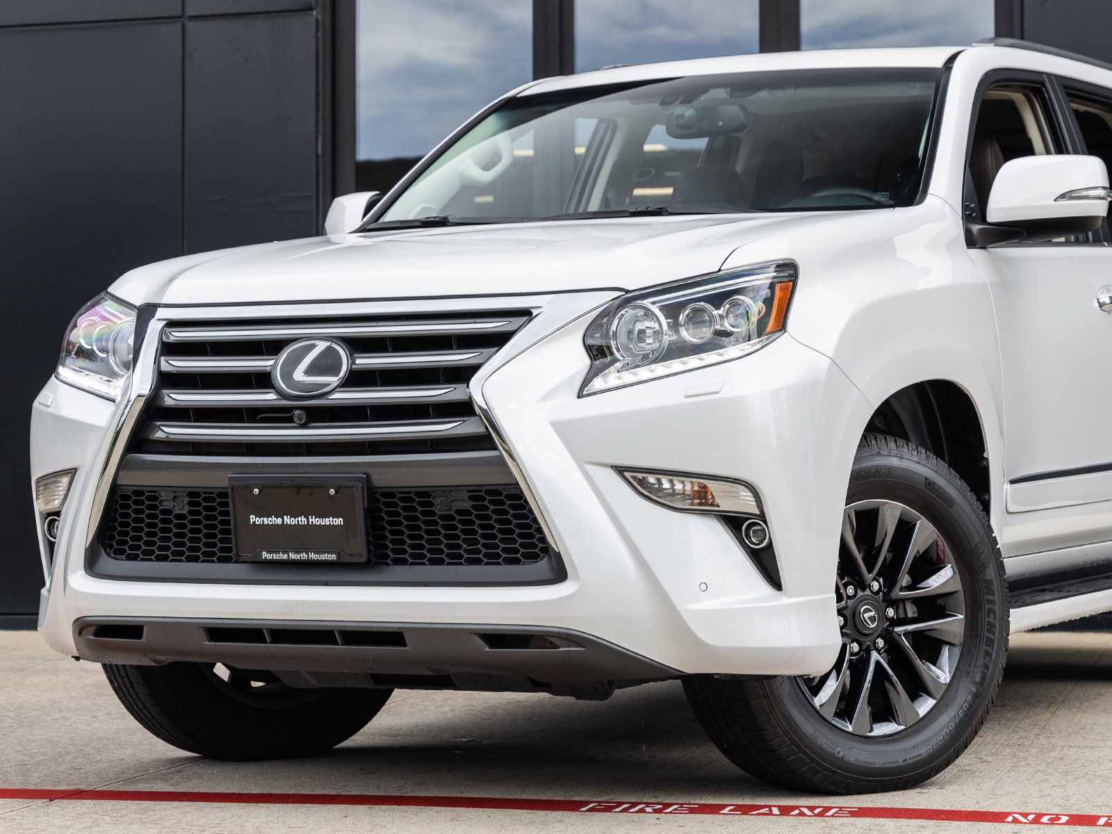 Used 2019 Lexus GX 460 Luxury AWD/4WD image 3