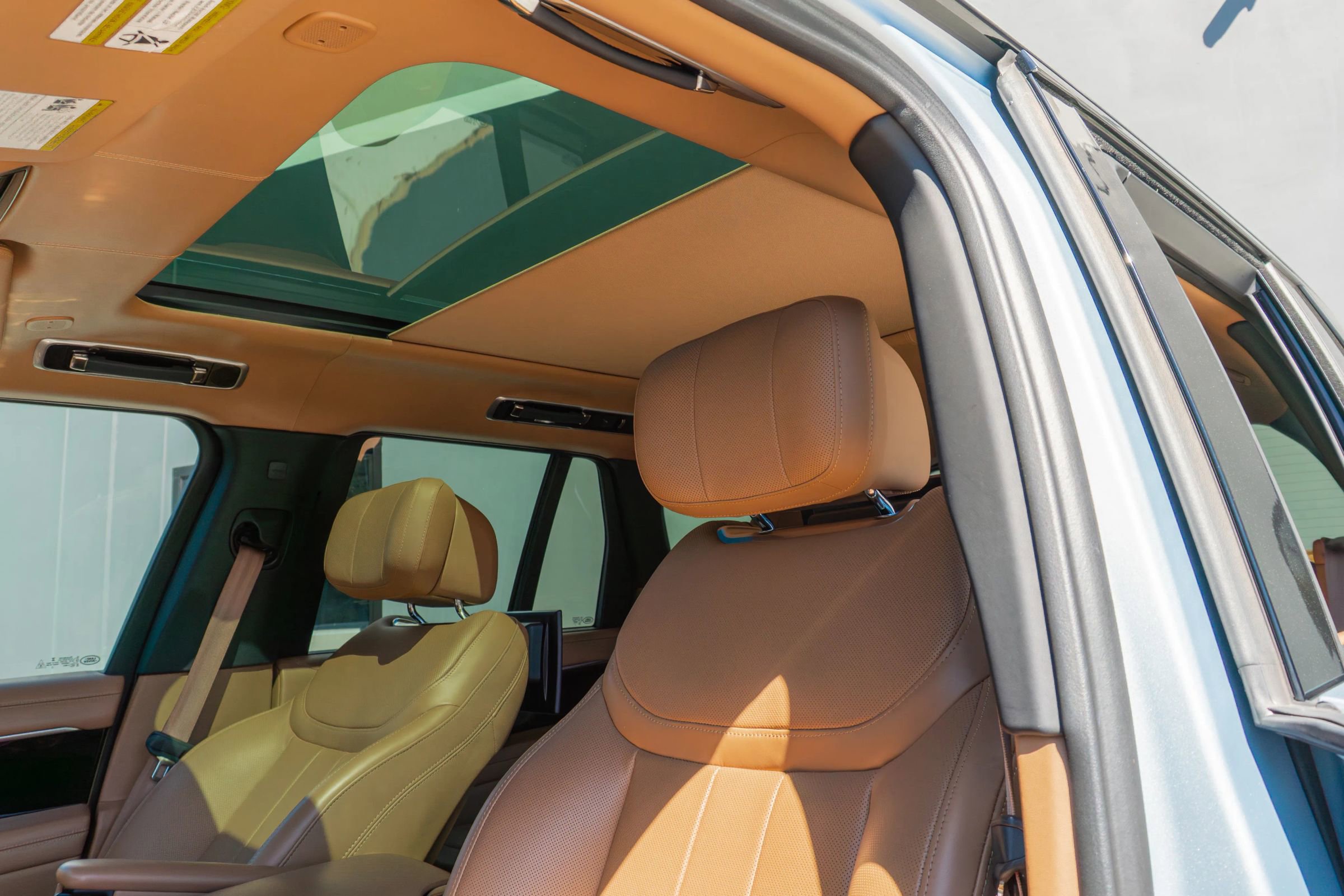 Used 2023 Land Rover Range Rover Autobiography image 54