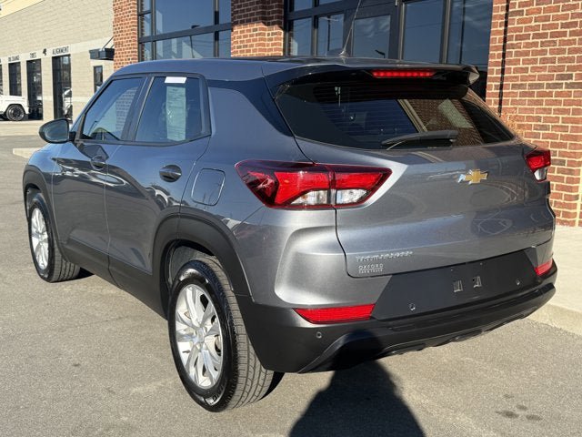 Used 2022 Chevrolet TrailBlazer LS FWD image 4