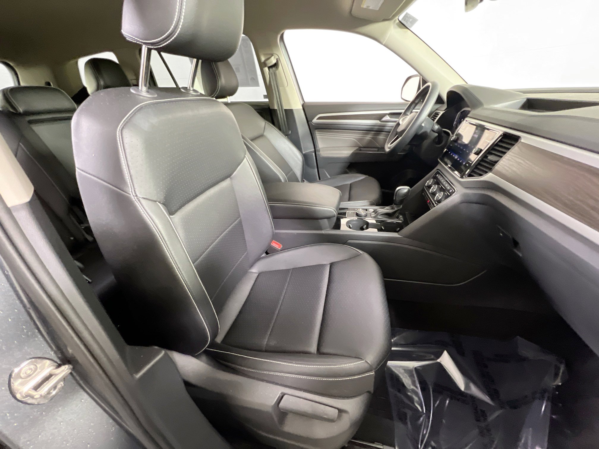 Used 2023 Volkswagen Atlas SE image 27