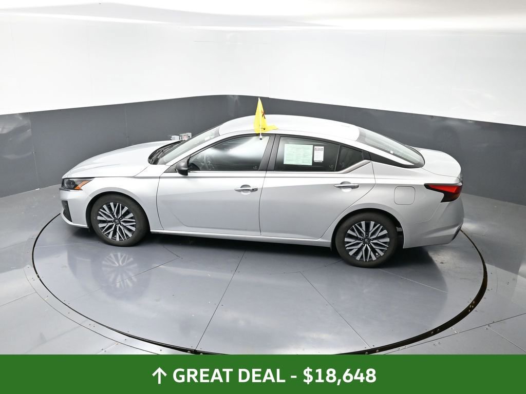 Used 2024 Nissan Altima 2.5 SV image 20
