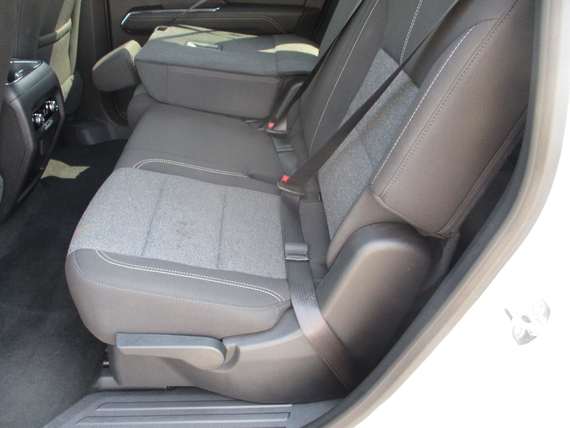 Used 2025 GMC Acadia Elevation image 11