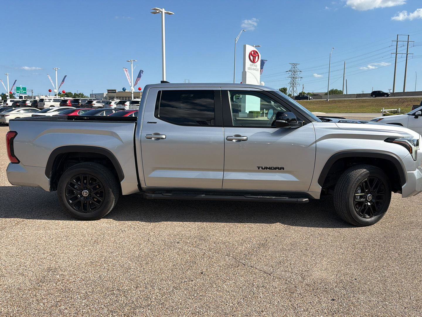 Used 2024 Toyota Tundra Limited AWD/4WD image 2