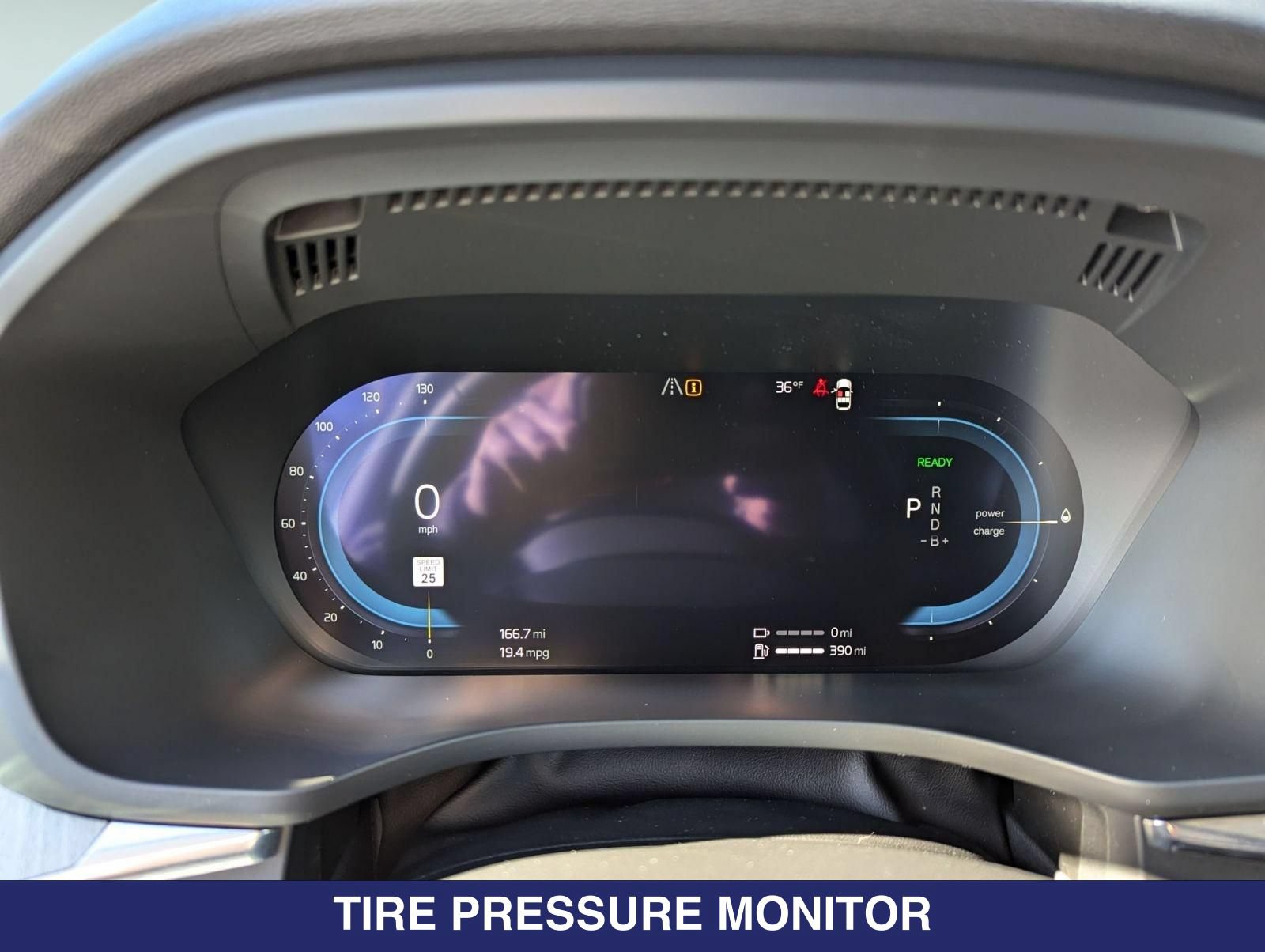 New 2025 Volvo XC60 T8 Plus w/ Protection Package Premier AWD/4WD image 14
