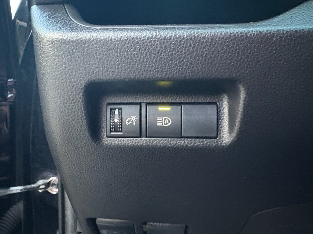 Used 2019 Toyota RAV4 LE image 12