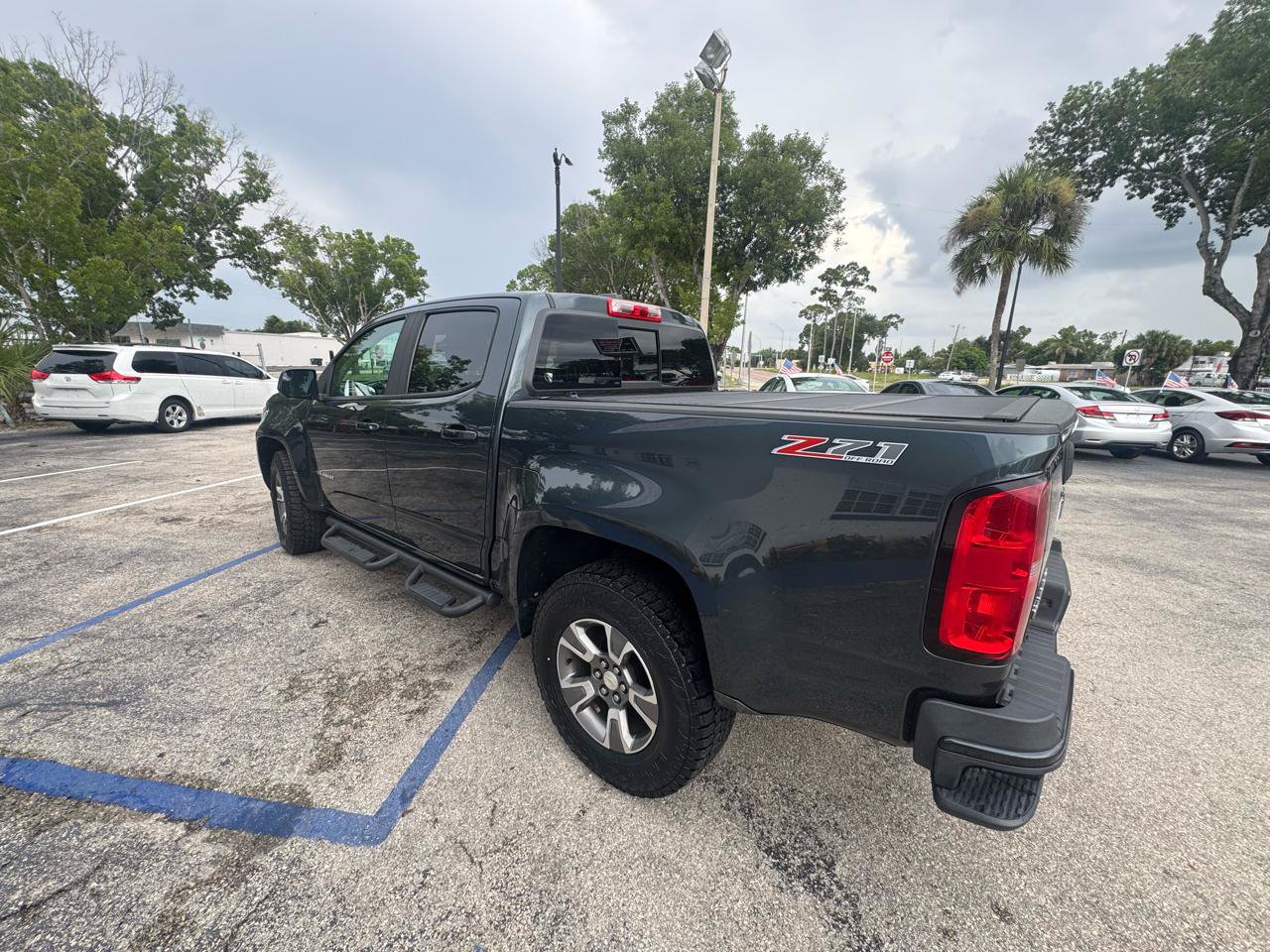 Used 2017 Chevrolet Colorado Z71 AWD/4WD image 6