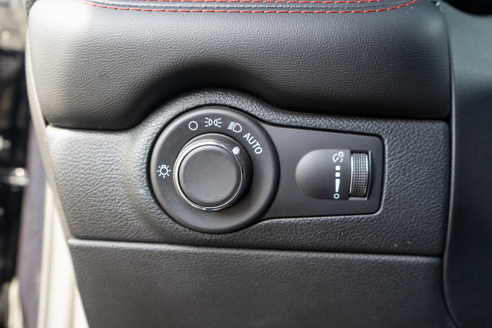 Used 2025 Dodge Durango R/T AWD/4WD image 16