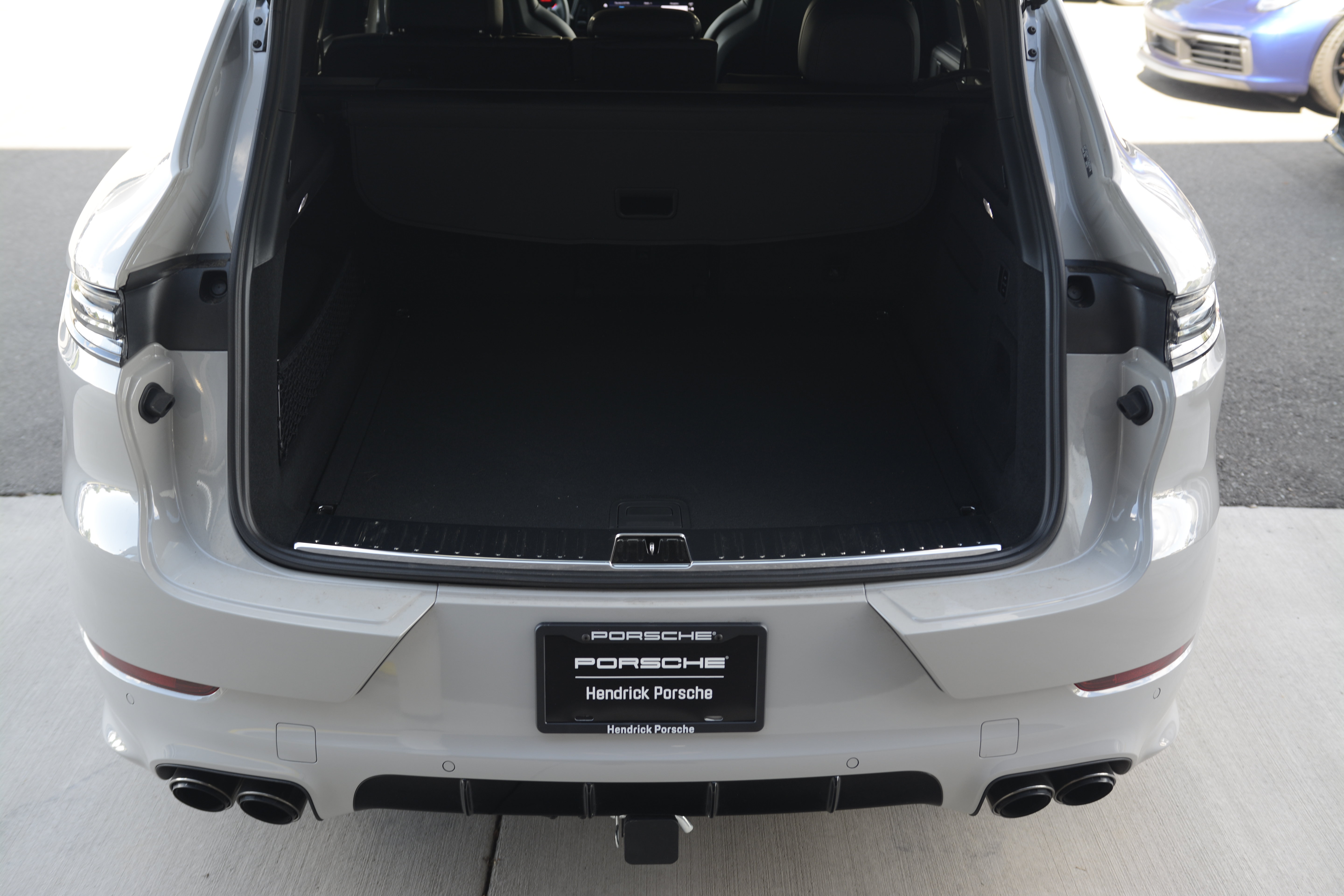 Certified 2026 Porsche Cayenne GTS AWD/4WD image 35