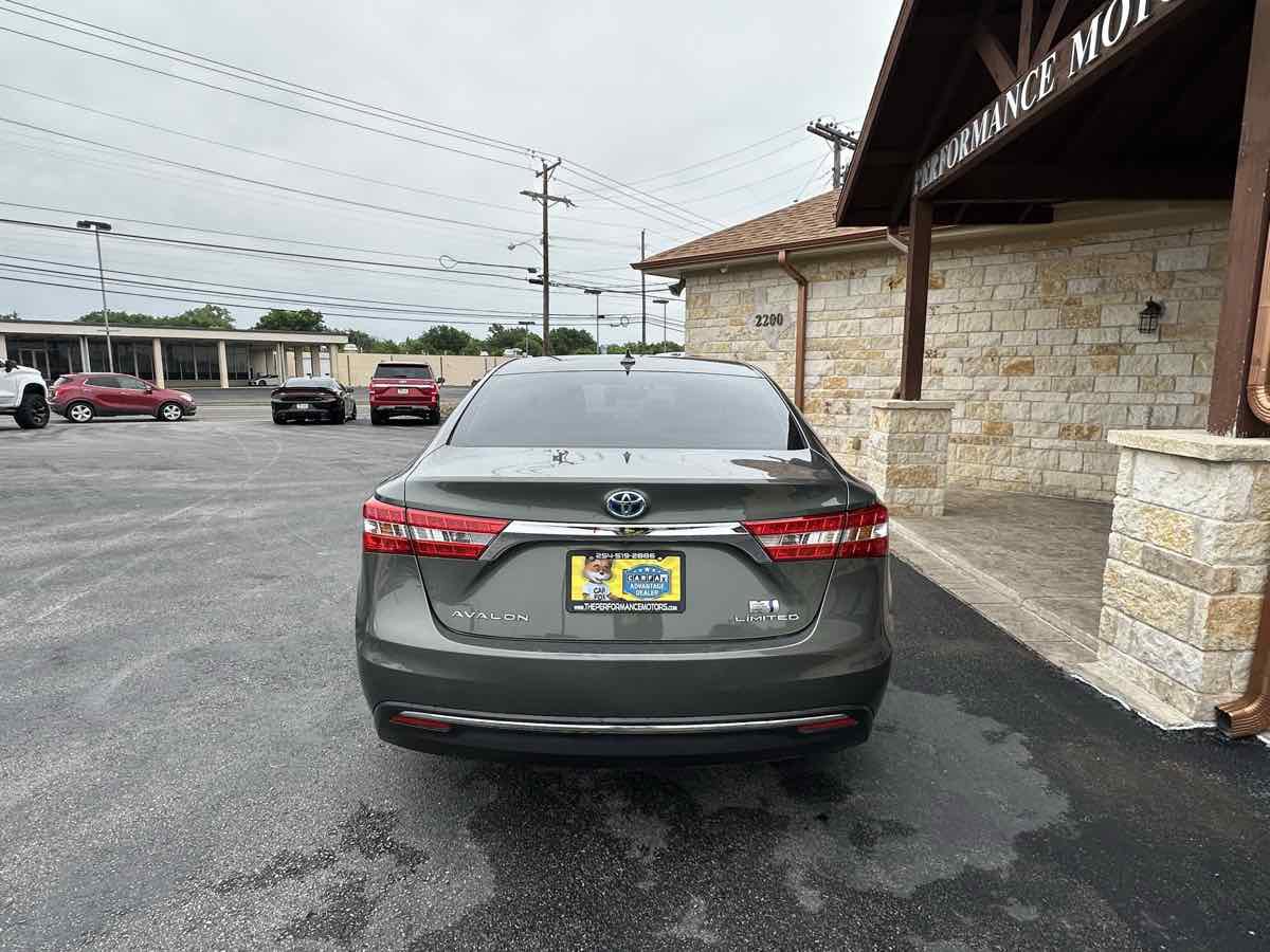 Used 2013 Toyota Avalon Limited FWD image 3