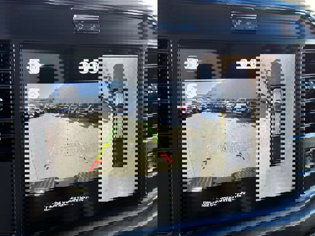 New 2026 Ford F250 Lariat w/ Black Appearance Package image 9