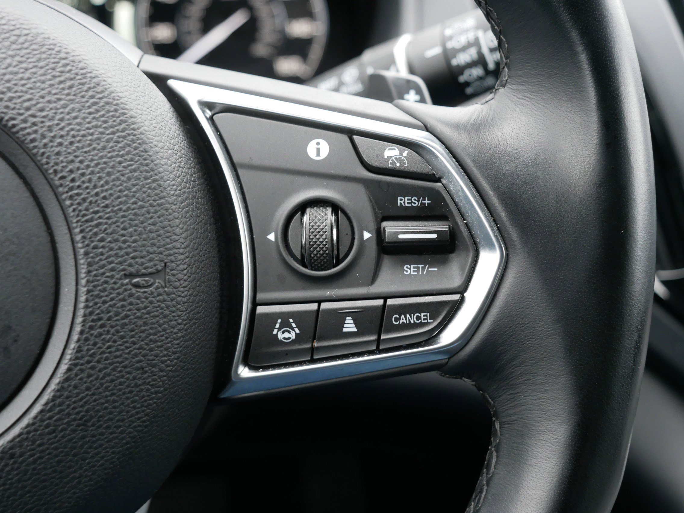 Certified 2025 Acura RDX SH-AWD w/ Technology Package image 30