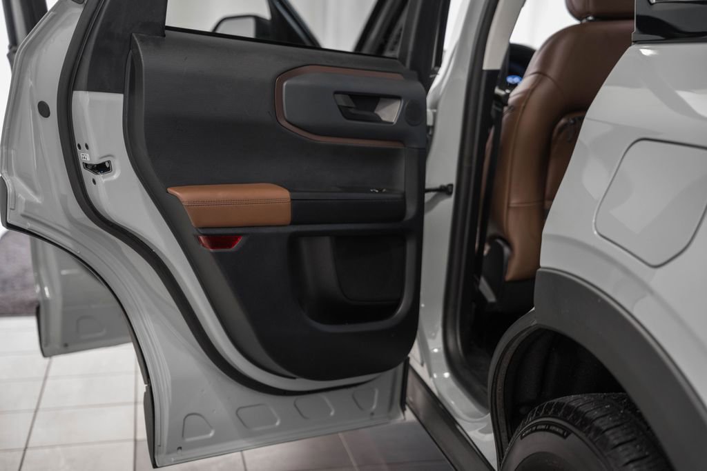 Used 2021 Ford Bronco Sport Outer Banks w/ Outer Banks Package (96D) image 44