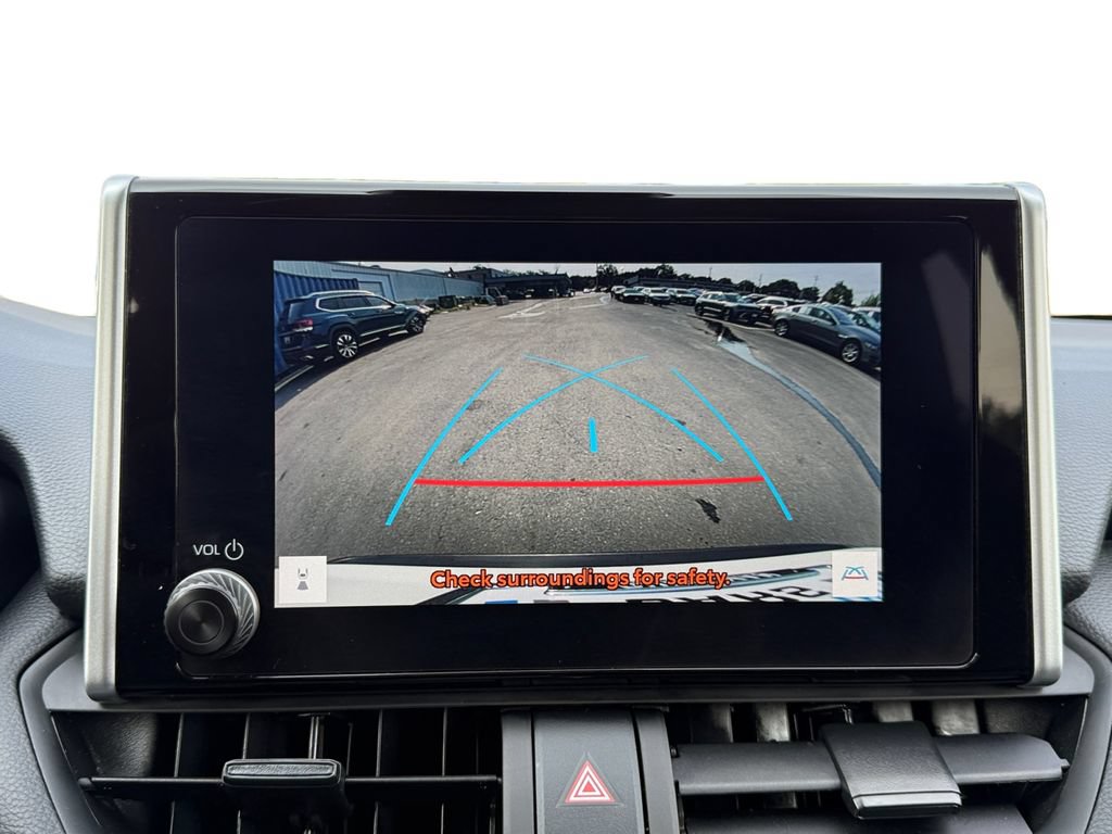 Used 2025 Toyota RAV4 LE AWD/4WD image 15