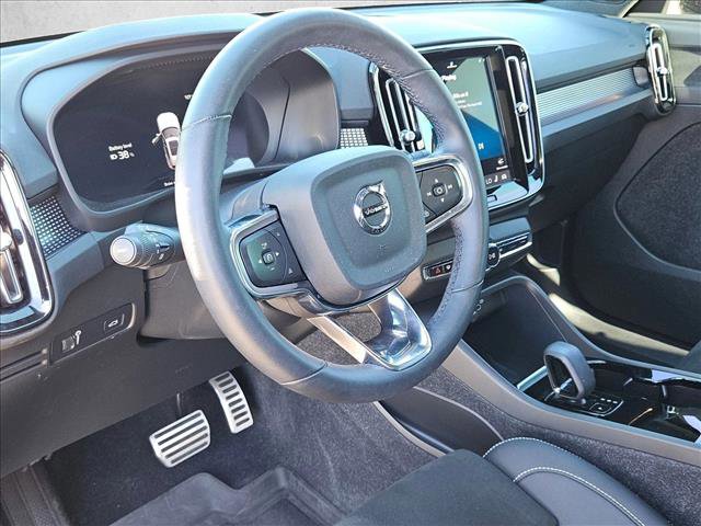 Used 2022 Volvo XC40 P8 Recharge Plus image 13