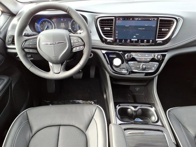 New 2026 Chrysler Pacifica Limited w/ S Appearance Package FWD image 17