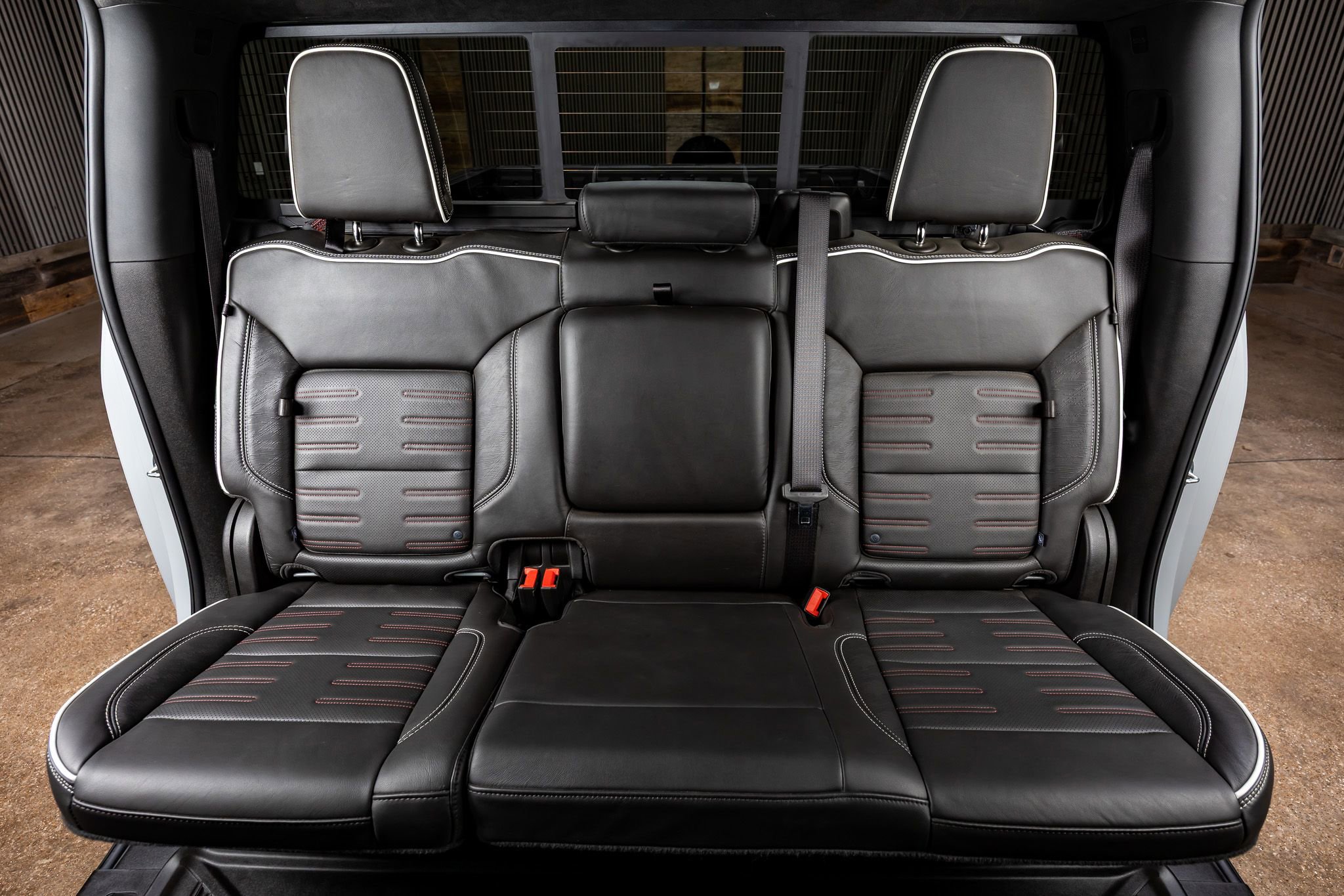 Used 2024 GMC Sierra 2500 AT4X image 35