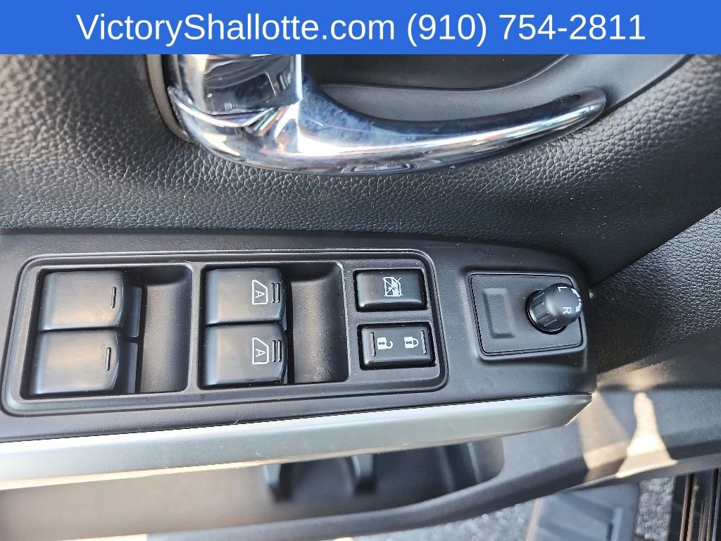 Used 2020 Nissan Titan SV w/ SV Convenience Package RWD image 22